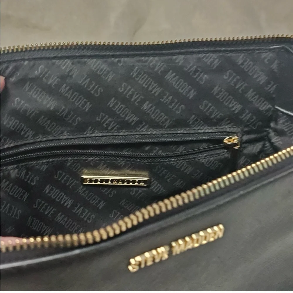 Steve Madden Elegant Black Crossbody Bag with Gold Chain
